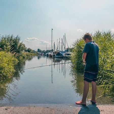 Отель Europarcs De Biesbosch Willemsdorp Экстерьер фото