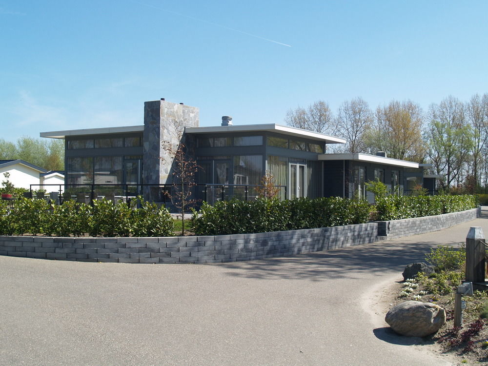 Отель Europarcs De Biesbosch Willemsdorp Экстерьер фото