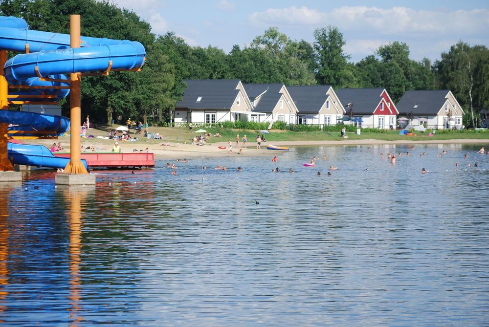 Отель Europarcs De Biesbosch Willemsdorp Экстерьер фото